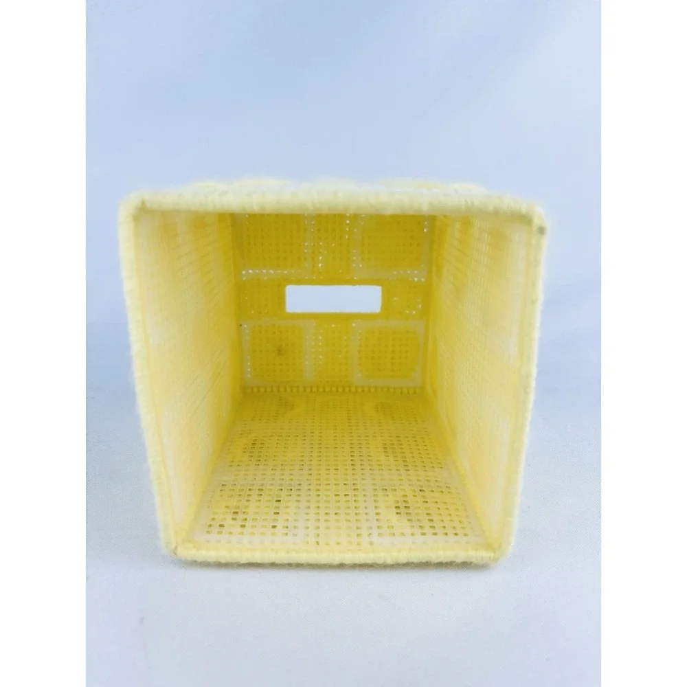 Knitted Stitched Crochet Tissue Box Cover‎ Vintage Yellow  Cream Handmade Decor